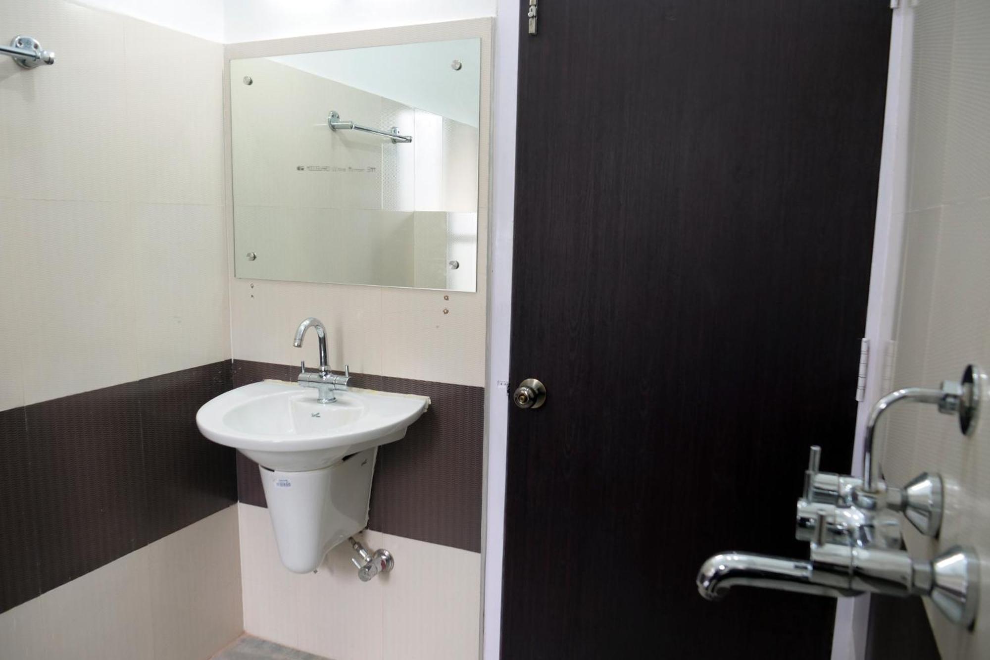 Joy'S Bnb Imphal Bilik gambar